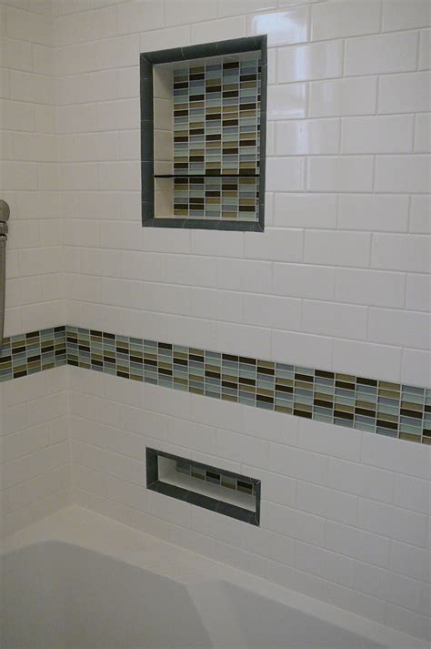 30 great ideas of glass tiles for bathroom floors