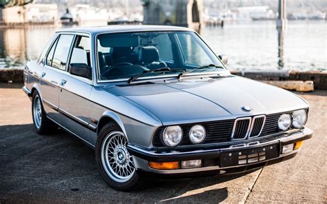 BMW E28 M532i... Greffe d'organe ! De l'essence dans mes veines