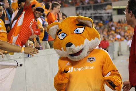 Dynamo Diesel | Houston Dynamo mascot | Victor Araiza | Flickr