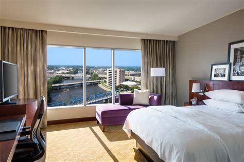 JW Marriott Grand Rapids hotel amenities | Hotel room highlights