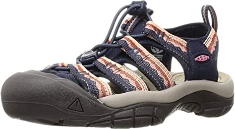 Top 5 Best Sandals for Metatarsalgia In 2022 - A Friendly Review