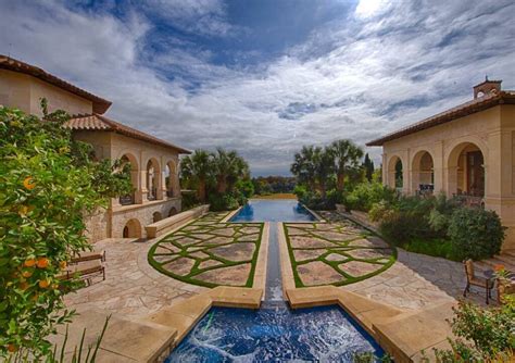 The History And Architecture of Hacienda Style Homes