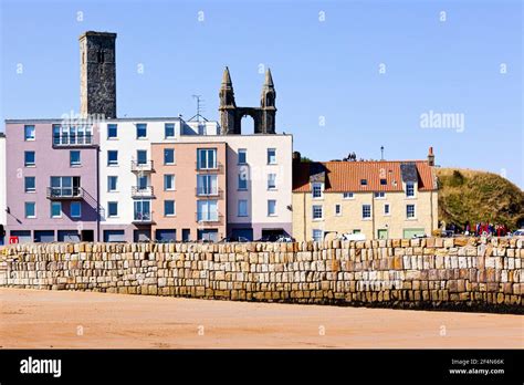 Old city st andrews hi-res stock photography and images - Alamy