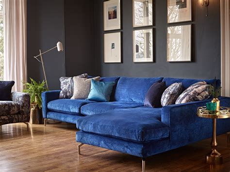 30+ Velvet Sofa Living Room Ideas – DECOOMO