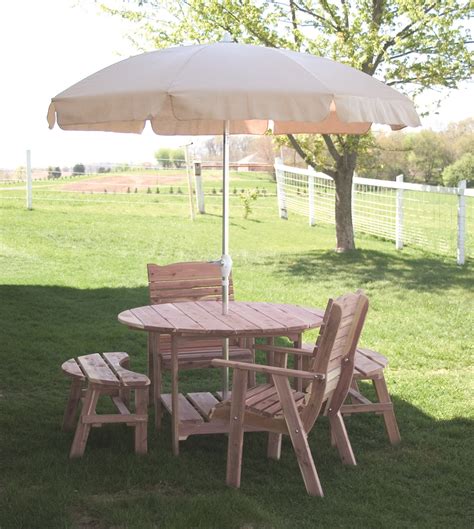 Cedar Round Picnic Table | Cedar Round Outdoor Picnic Table