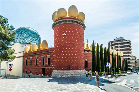 Dali Museum in Figueres Tickets • 6 Things You Should Know