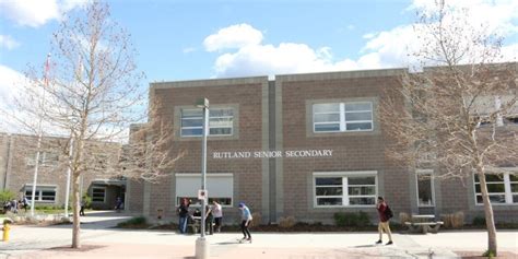 Rutland Senior Secondary School, Año Escolar en British Columbia - CIDI