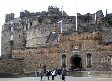 File:Edinburgh castle.jpg - Wikipedia