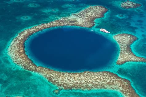 Plastic found at the bottom of Belize’s Great Blue Hole - Earth.com