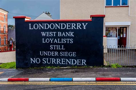 Derry Murals: The Troubles of Northern Ireland - Travel Addicts