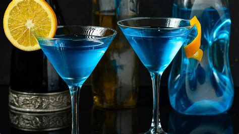 Blue Martini Drink Recipe - How to Make the Perfect Blue Martini ...