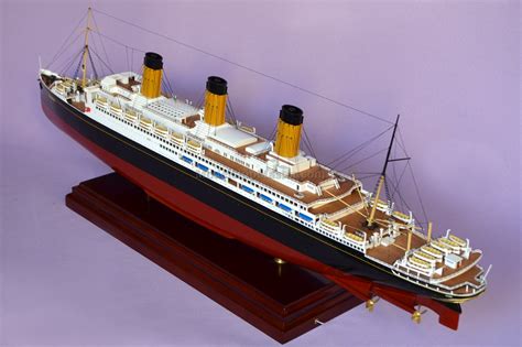 MAJESTIC OCEAN LINER MODEL