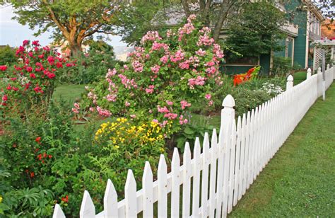 40 Beautiful Garden Fence Ideas