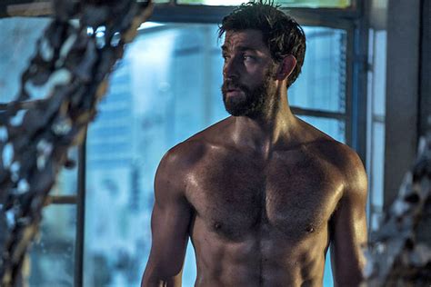 John Krasinski sends Twitter into meltdown as he shows off six-pack for ...