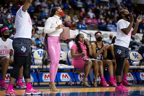 Basketball Coach Sydney Carter Perfectly Shut Down Criticism Over Her ...