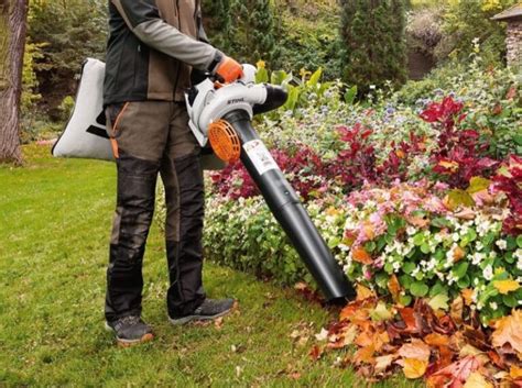 5 Best Gas-powered Leaf Vacuums Of 2022 [reviews]. | Garden Wisper