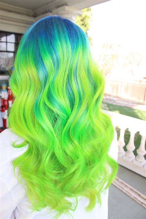 Neon blue green hair color ombré melt pravana | Coloración de cabello ...