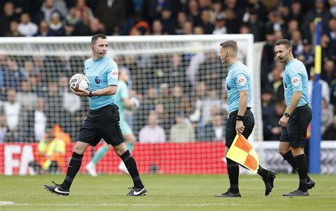 Leeds v Arsenal suspended for 38 minutes due to power cut | Reuters