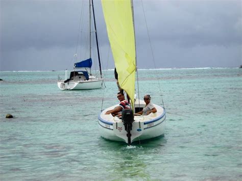 Take a trip in a pirogue around the Pointe d'esny lagoon, Mauritius ...