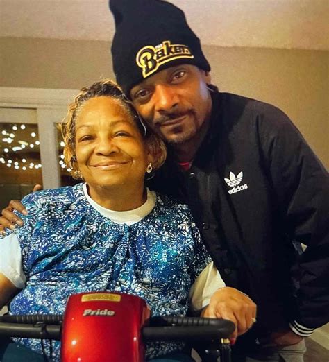 Snoop Dogg Mourns the Death of His Mother with Heartfelt Tribute