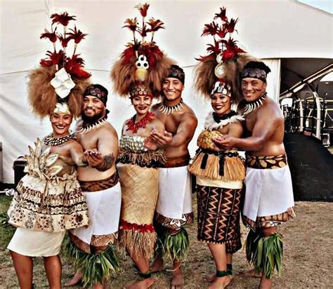 Polynesian dance, Polynesian dress, Samoan clothing