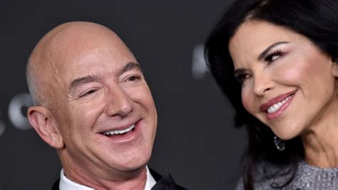 Jeff Bezos is unrecognizable in photo shared by fiance Lauren Sanchez ...