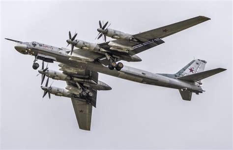 Nice full view of a Russian Tu-95 Bear bomber. Russian Air Force ...