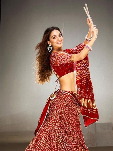 Navratri outfit ideas to glam up your garba nights | Times Now