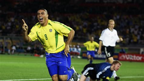 Ronaldo Brazil R9 Phenomenon Brazil Legendary Skills.โรนัลโด บราซิล สุด ...