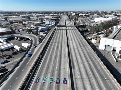 Los Angeles Freeway Fire Shuts Interstate 10 Traveled by 300,000 Cars ...