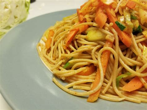 Whole Wheat Spaghetti with Garlic and Veggies - Batel's Kitchen