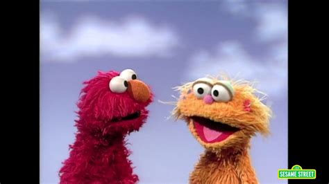 Elmo Play Zoe Says : Sesame Street Elmo And Zoe S Opposites Youtube ...