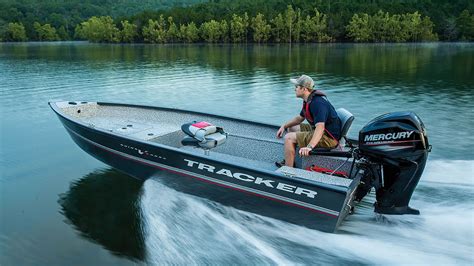 TRACKER Boats: 2016 Guide V-16 Laker DLX T Deep V Aluminum Fishing Boat ...