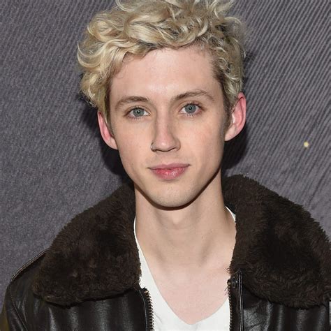 Troye Sivan Reveals 'BLOOM' Tracklist - My Kiss Radio 93.5