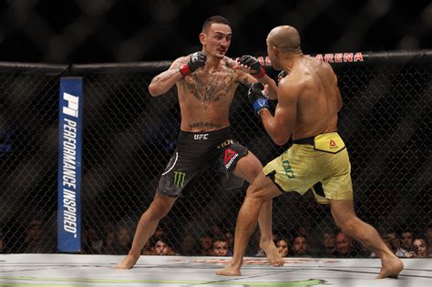 Max Holloway, Clearly Not Himself, Pulled From UFC 226 Card - Crossing ...