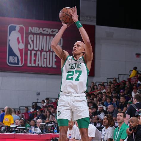 Jordan Walsh Shines in Celtics Summer League Debut - CLNS Media