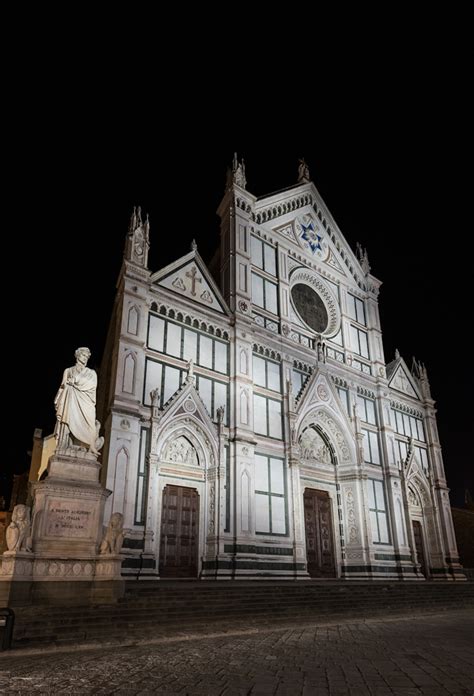 Lighting the façade of the Santa Croce Basilica by MICROSCAPE ...