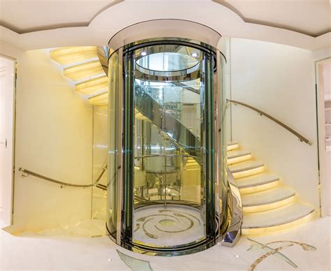 Round Glass Elevators par {marque} | Archello