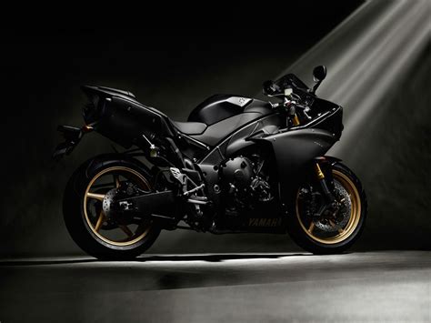 Yamaha R1 Wallpaper