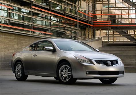 Nissan unleashes the Altima Coupe