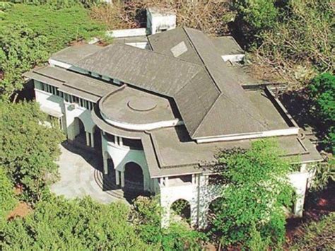 Quaid's grandson Nusli Wadia stakes claim to Jinnah House