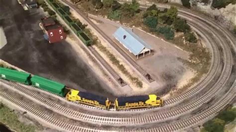 Z Scale Train Layout with Rokuhan Track and Dual Train Operation - YouTube