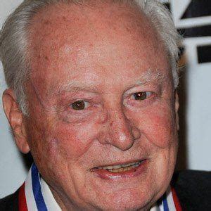 Barron Hilton (Entrepreneur) - Bio, Facts, Family | Famous Birthdays