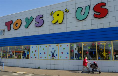 Is There Any Toys R Us Stores Still Open - ToyWalls