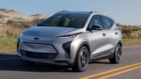 2022 Chevrolet Bolt EUV Brings SUV-Like Style to Chevy's EV Hatch