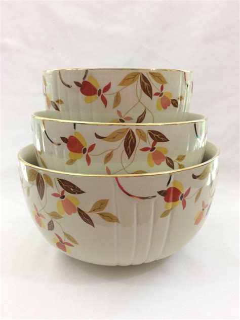 Vintage Halls Superior Set of 3 Ceramic Mixing Bowls