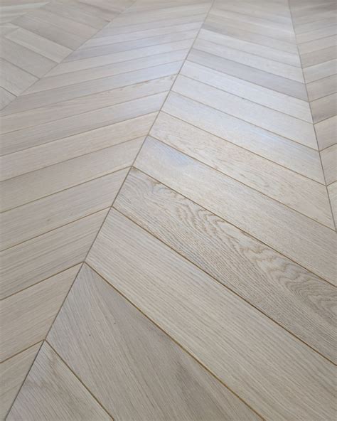 Parchet stratificat Stejar Chevron Premium Nefinisat | Natural Wood Floor