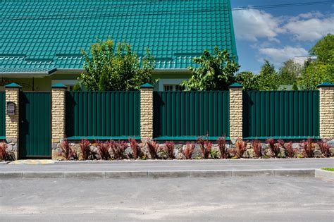 Corrugated Metal Fence Ideas | RPS Metal Roofing & Siding, Inc.