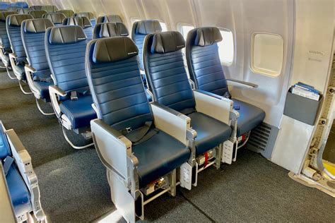 United improves basic economy with extra-legroom seat selection