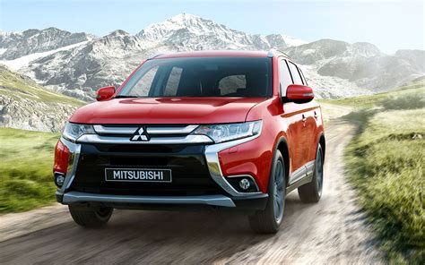 Comparison - Mitsubishi Outlander PHEV 5hs Hybrid 2017 - vs - Suzuki ...